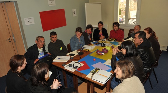 Translate from Bulgarian to English, Hungarian or Romanian at a workshop on social activities