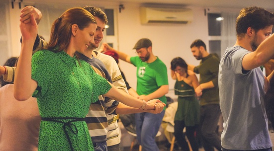 Бъди доброволец на танцово събитие за първия рожден ден на "Балфолкарѝя" 
