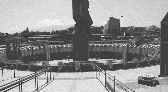 Почисти Централна гара в София