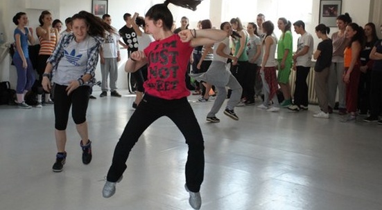 Помогни на "Танцова работилница 2013"