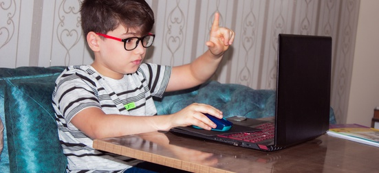 Дари запазен лаптоп на дете в неравностойно положение 