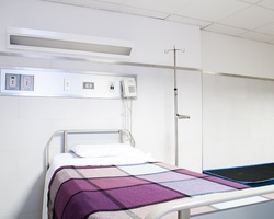Дари нови или неизползвани спални комплекти на различни болници в страната