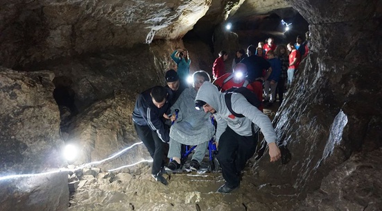 Подари един приключенски ден на хора с увреждания в пещерата Бачо Киро