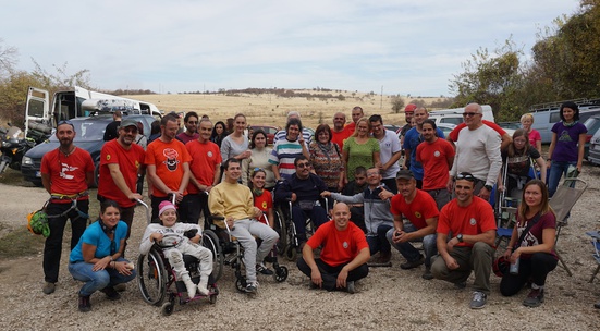 Подари един приключенски ден на Фотинските водопади на хора с увреждания
