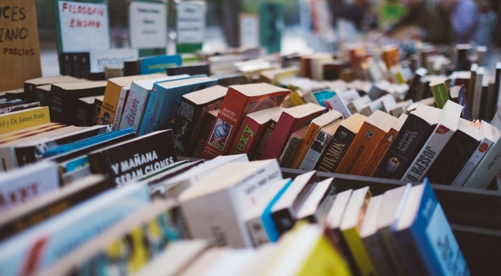 Дари книги на читалищни библиотеки в Ботевград и околни села