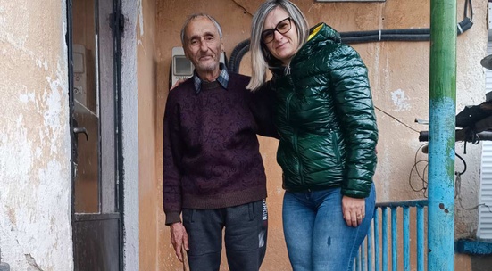 Дари храна за Великден на нуждаещи се в Раковски и селата Белозем и Болярино