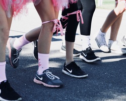 Удари рамо за организацията на бягане в Южния парк, посветено на борбата с рака на гърдата