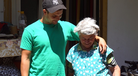 Прекарай пет дни с възрастните хора от Долни Вадин в "Село назаем”