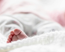 Направи и дари одеяло на недоносено бебе