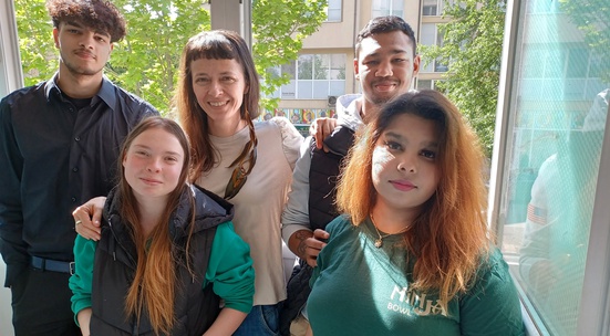 Дари храни на младежите в риск от "Дом Възможност" в София