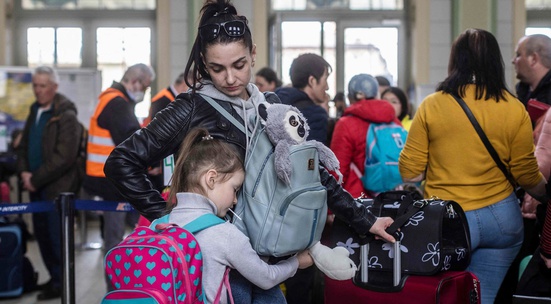 Помагай за регистрацията на бежанци в София и им съдействай в търсенето на работа 