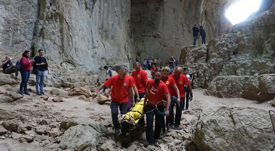 Подари един приключенски ден на хора с увреждания в пещерата Бачо Киро
