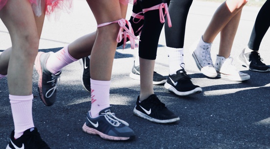 Удари рамо за организацията на бягане в Южния парк, посветено на борбата с рака на гърдата