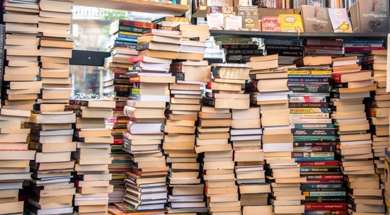 Помогни на читАлнЯта да събере 2022 книги за библиотеки в цялата страна
