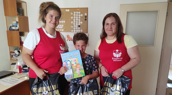 Подкрепи деца в неравностойно положение от Пловдив, Раковски и Калояново с раници и пособия за първия учебен ден