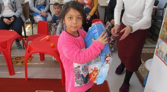 Зарадвай с коледен подарък дете в неравностойно положение във Варна